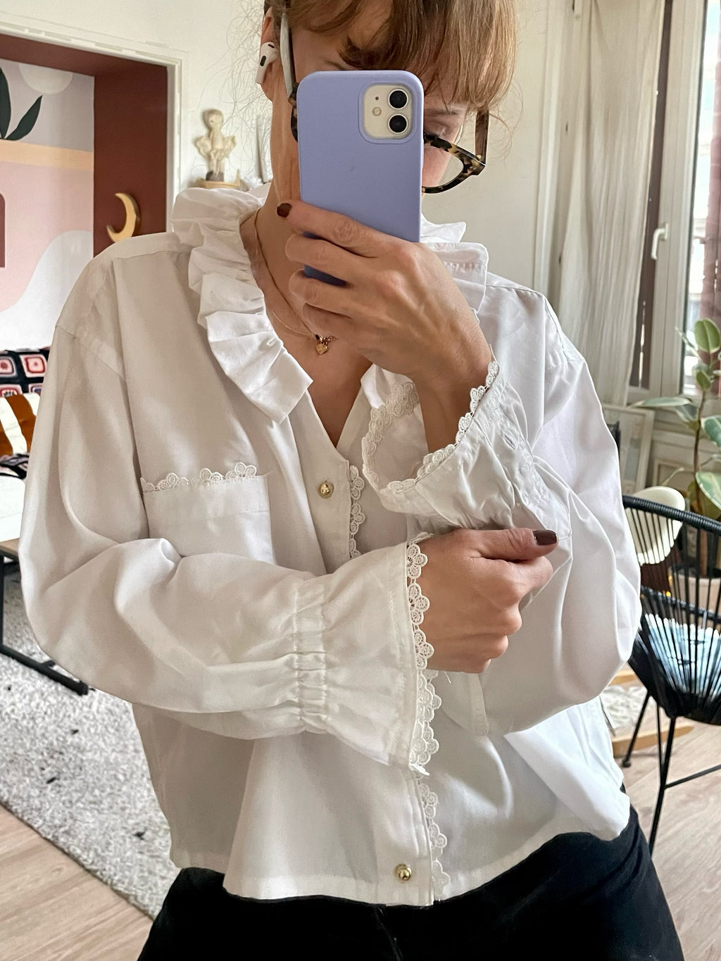 LA DUCHESSE blanche et boutons dorés
