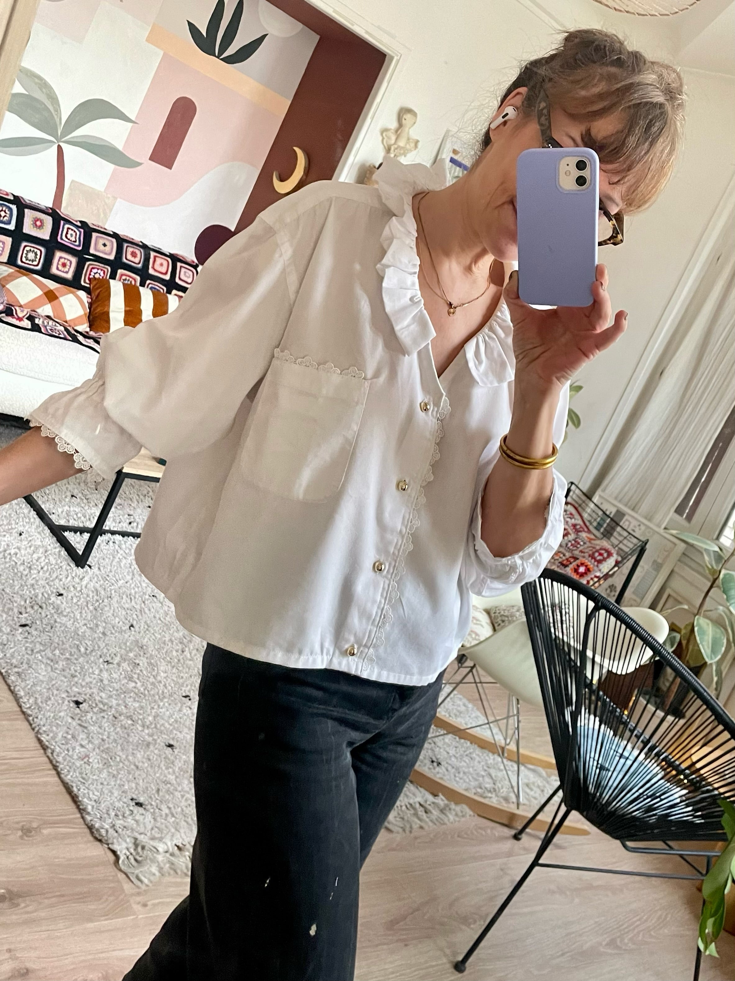 LA DUCHESSE blanche et boutons dorés